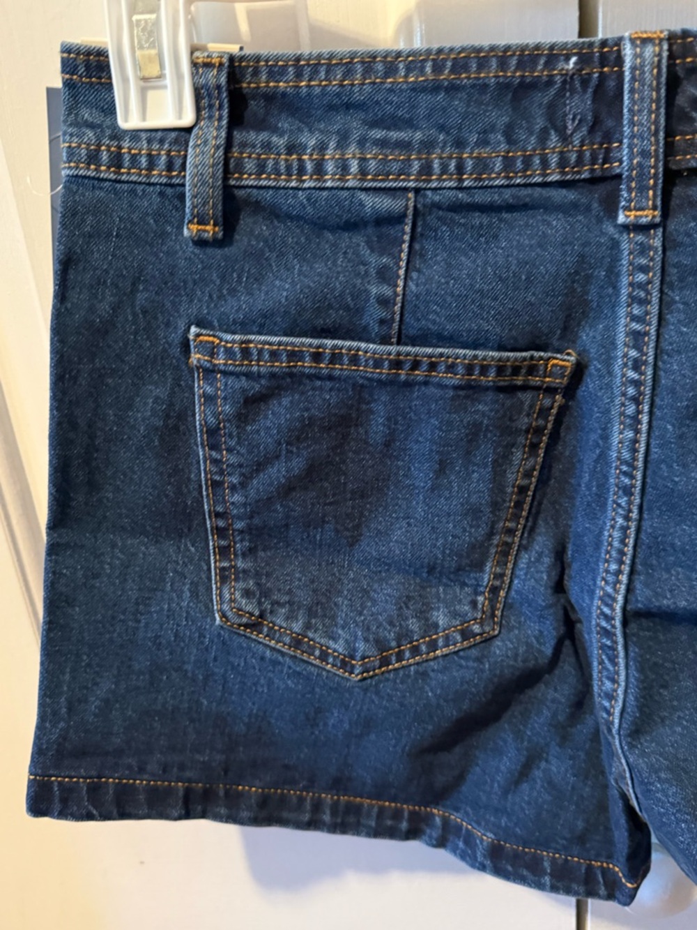 Universal Thread SAILOR SHORTS Size 6
HIGH RISE FITTED HIP, SLIM LEG - Picture 6 of 10